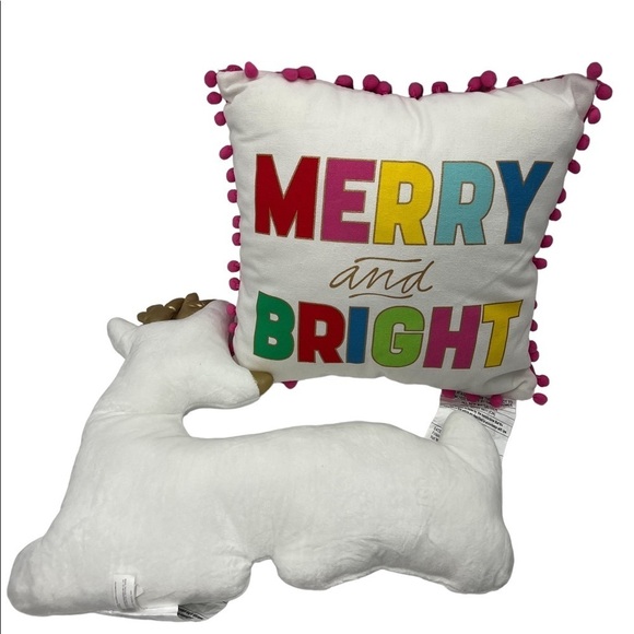 NWT Merry and Bright 2pc. Pink & White Accent Pillow Set - Picture 4 of 5